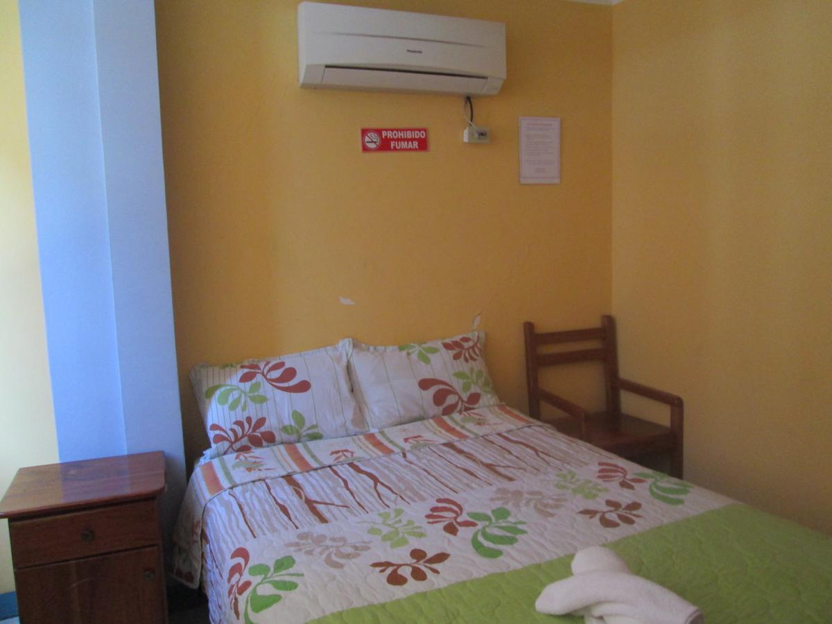 Hostal Leon Dormido Puerto Baquerizo Moreno Exterior foto